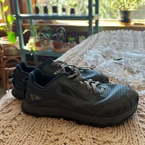 Altra Lone Peak 6 running shoes
